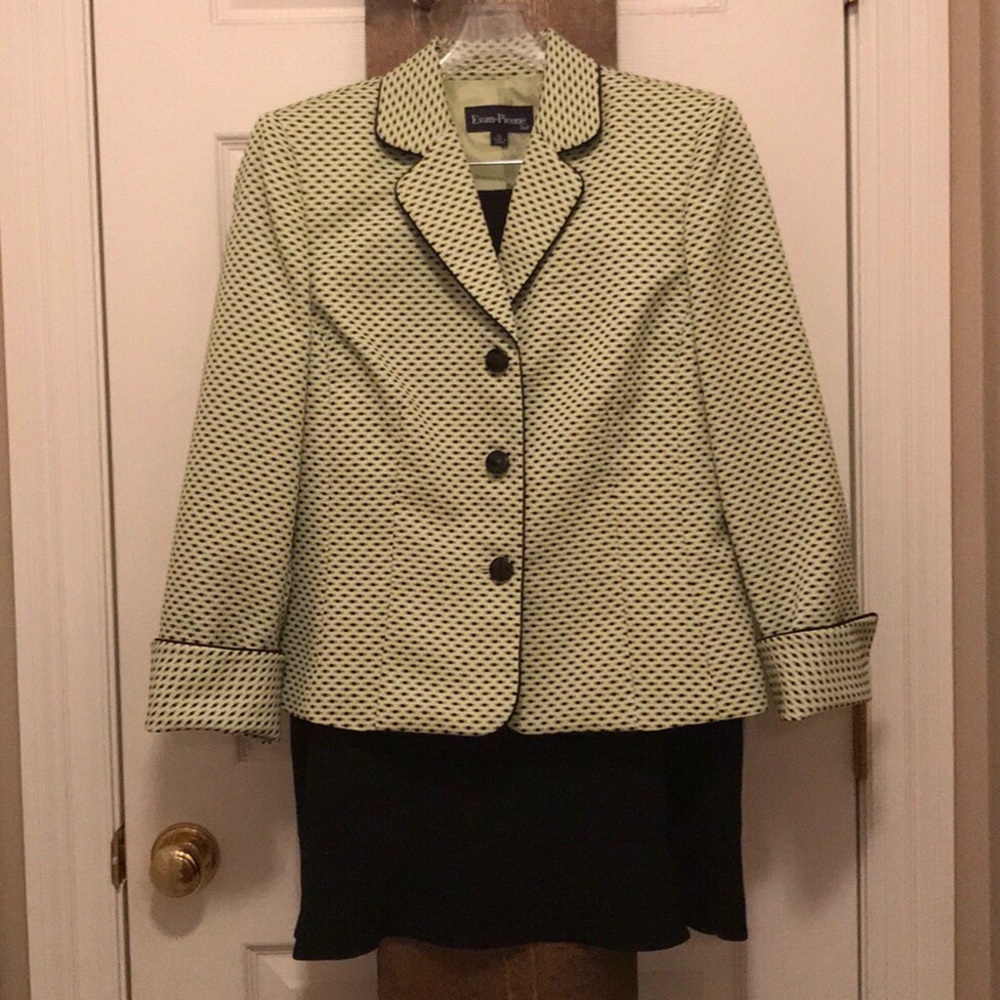 Evan Picone Blazer/skirt size 12.